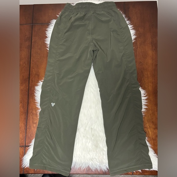 Aritzia Size S Golden MoveTech Brisk Pants Track Lined Dark Olive Green - Picture 10 of 16